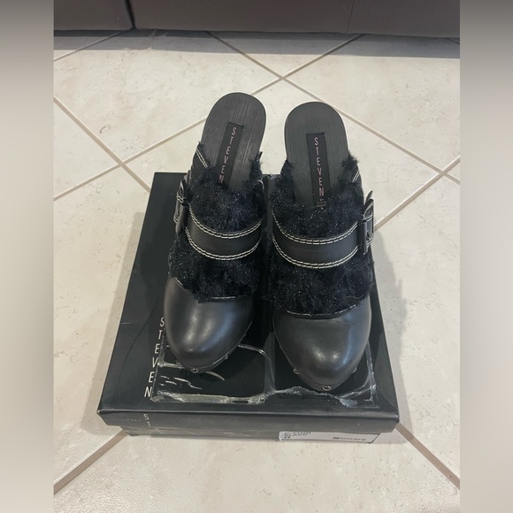 Steve Madden Wooden Clogs - Picture 7 of 7